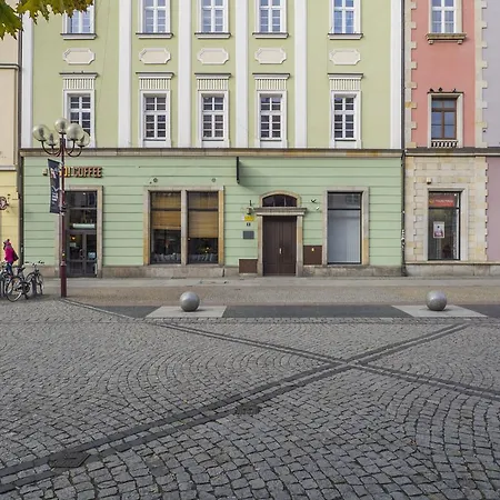 Milo - Rynek *